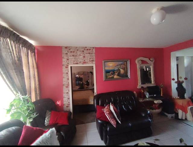 1 BEDROOM APARTMENT FOR SALE IN SASOLBURG EXT 2